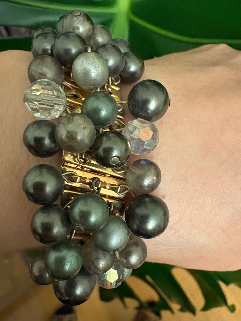 Vintage Expansion Cha-Cha Bracelet | Dark Gunmetal Pearl & Crystal Bead #234